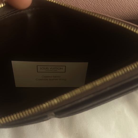 Louis Vuitton (Authentic Emilie wallet) (receipt in pictures) - Picture 7 of 9